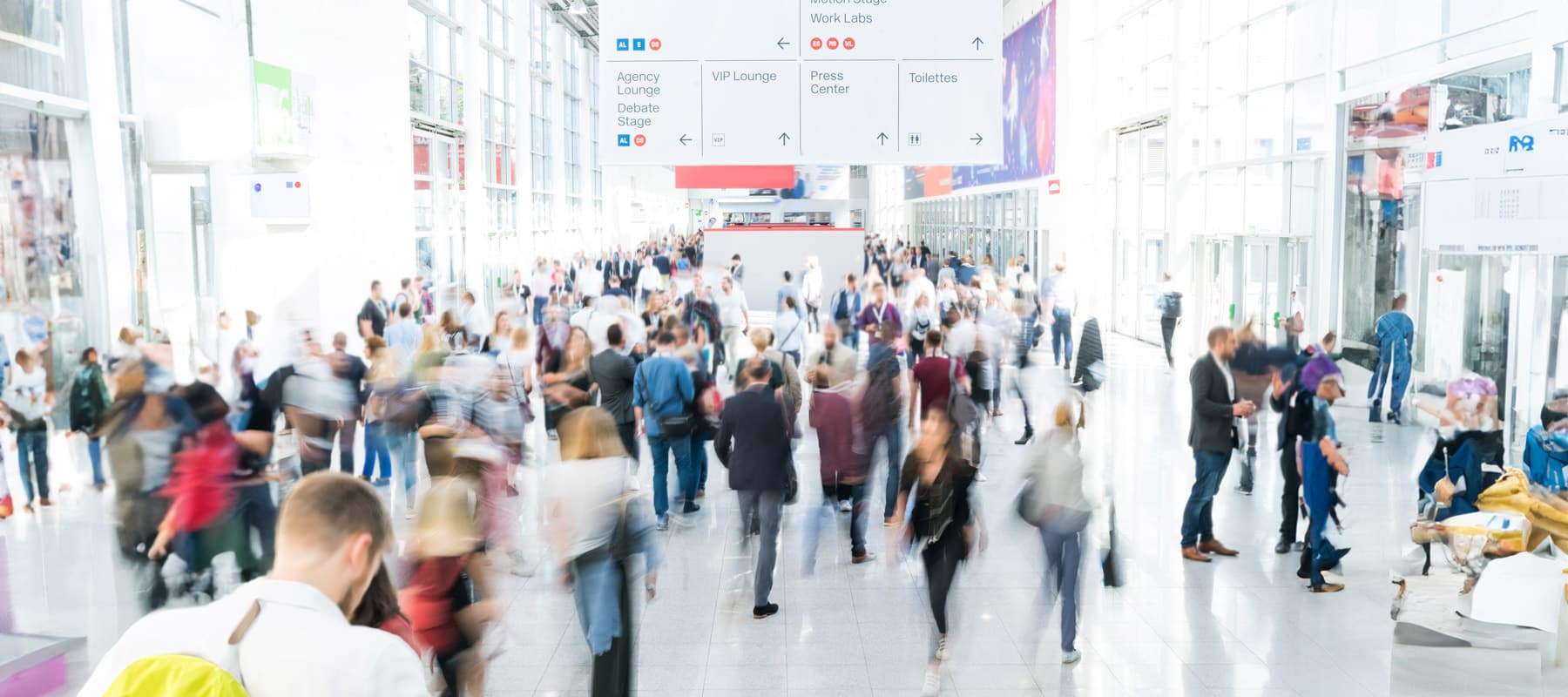 Tradeshow floor full of people